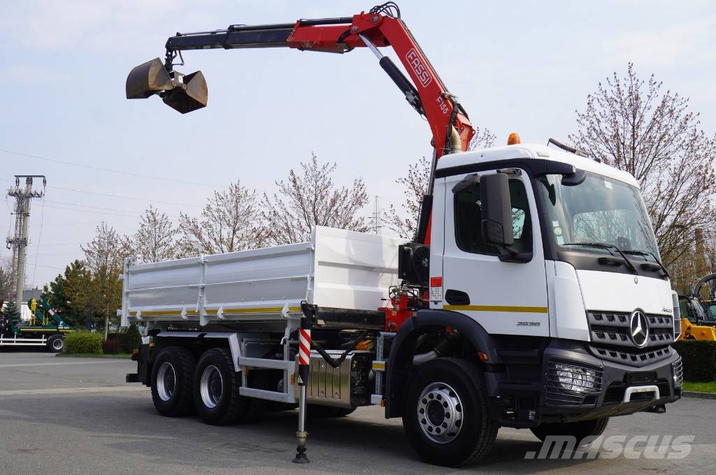 Mercedes-Benz Arocs 2636 / 6x4 / HDS Fassi / Wywrotka 3 str Camiones grúa