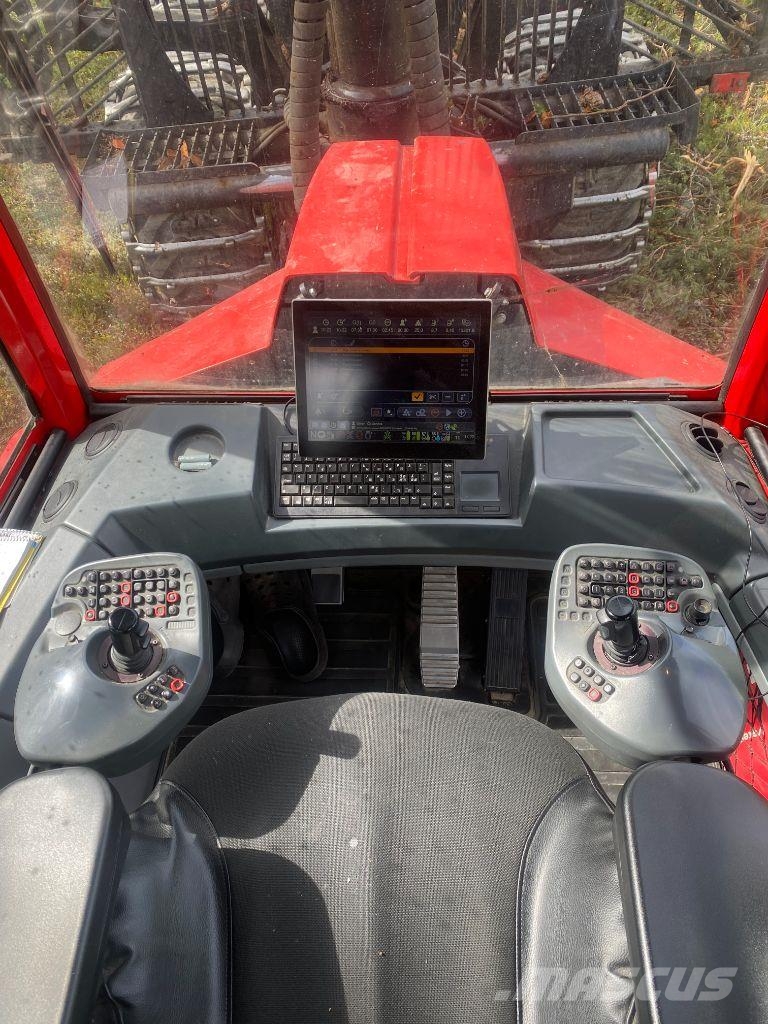 Komatsu 895 Forvarderi