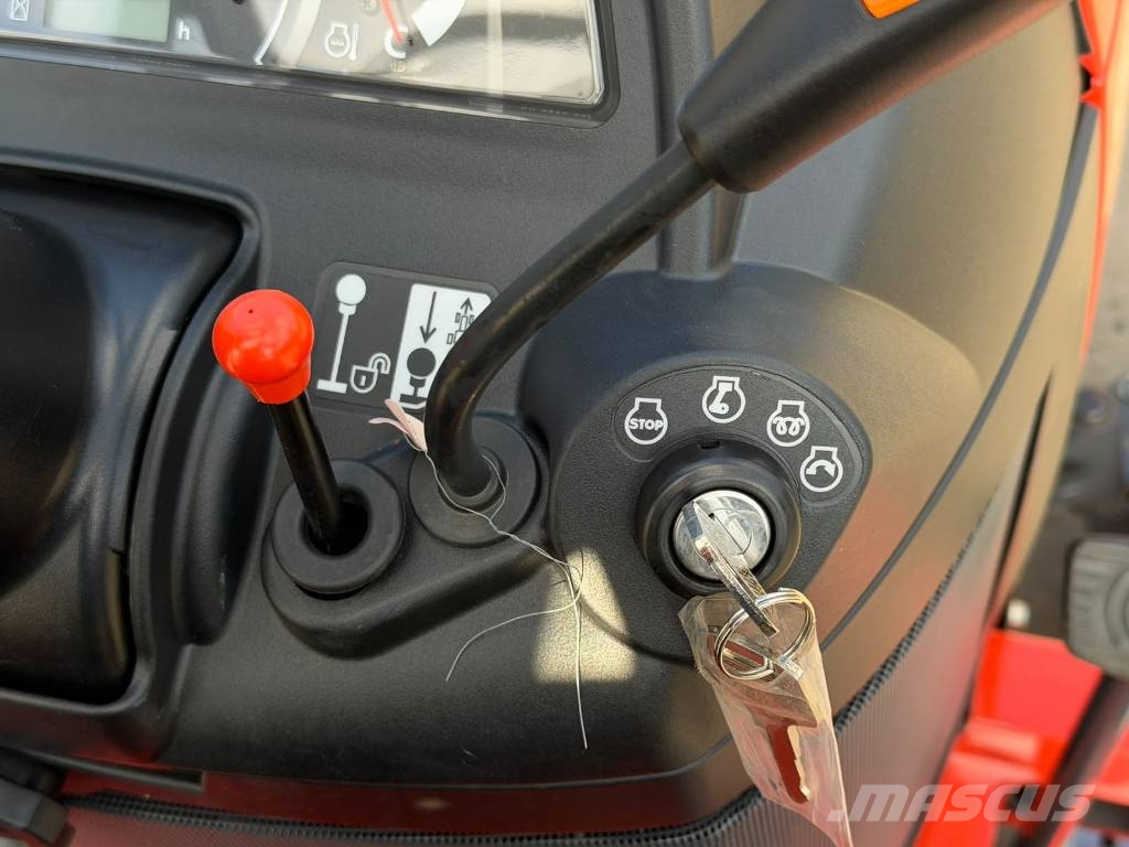 Kubota G261HD / Kerääjä / Tieliikennevarustus / Traktorske kosilice
