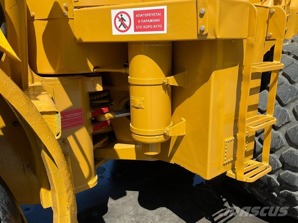 CAT 966C لوادر بعجل