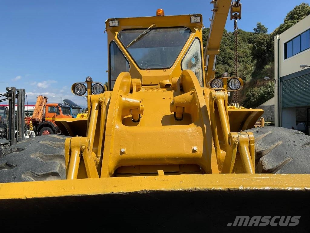 CAT 966C لوادر بعجل