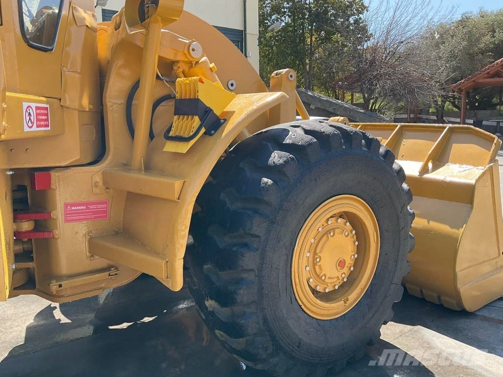 CAT 966C لوادر بعجل