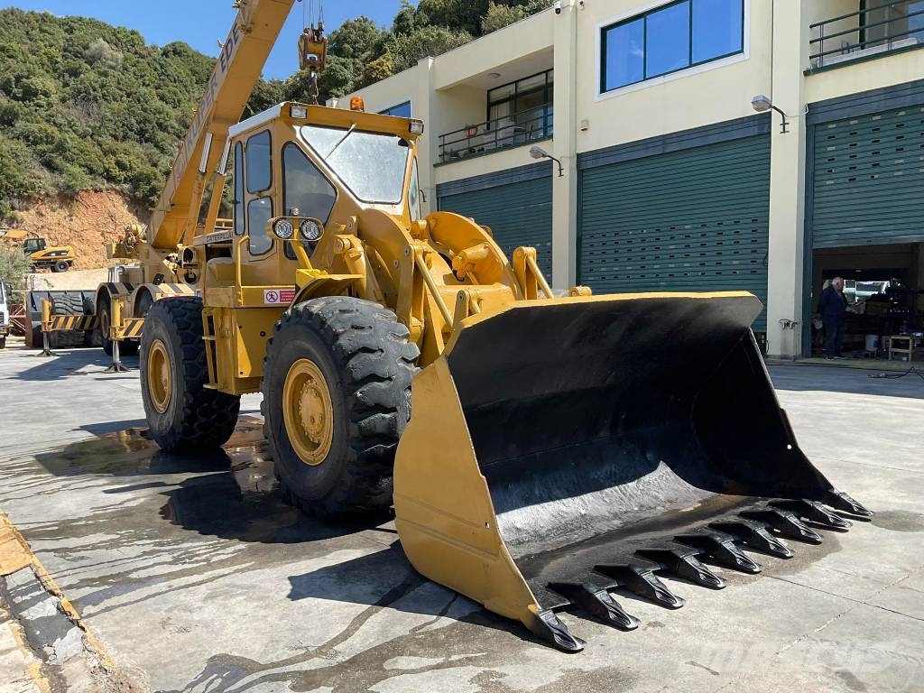 CAT 966C لوادر بعجل
