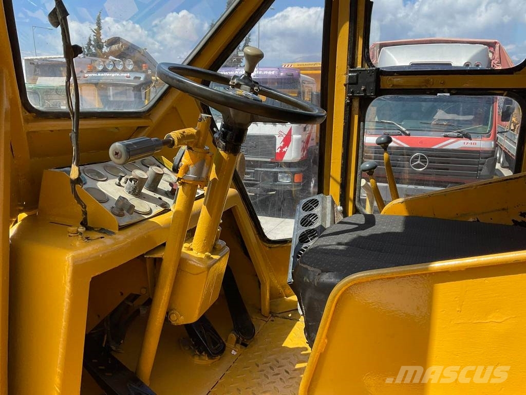 CAT 966C لوادر بعجل