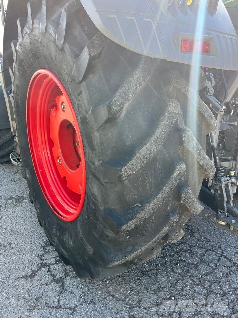 Fendt 826 S4 Profi + Traktorer