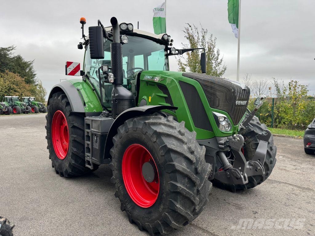 Fendt 826 S4 Profi + Trattori
