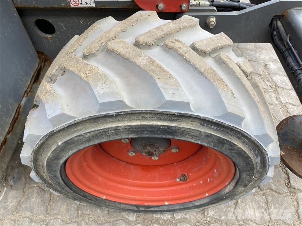 SkyJack SJ6832 RTE رافعات مقصية الشكل