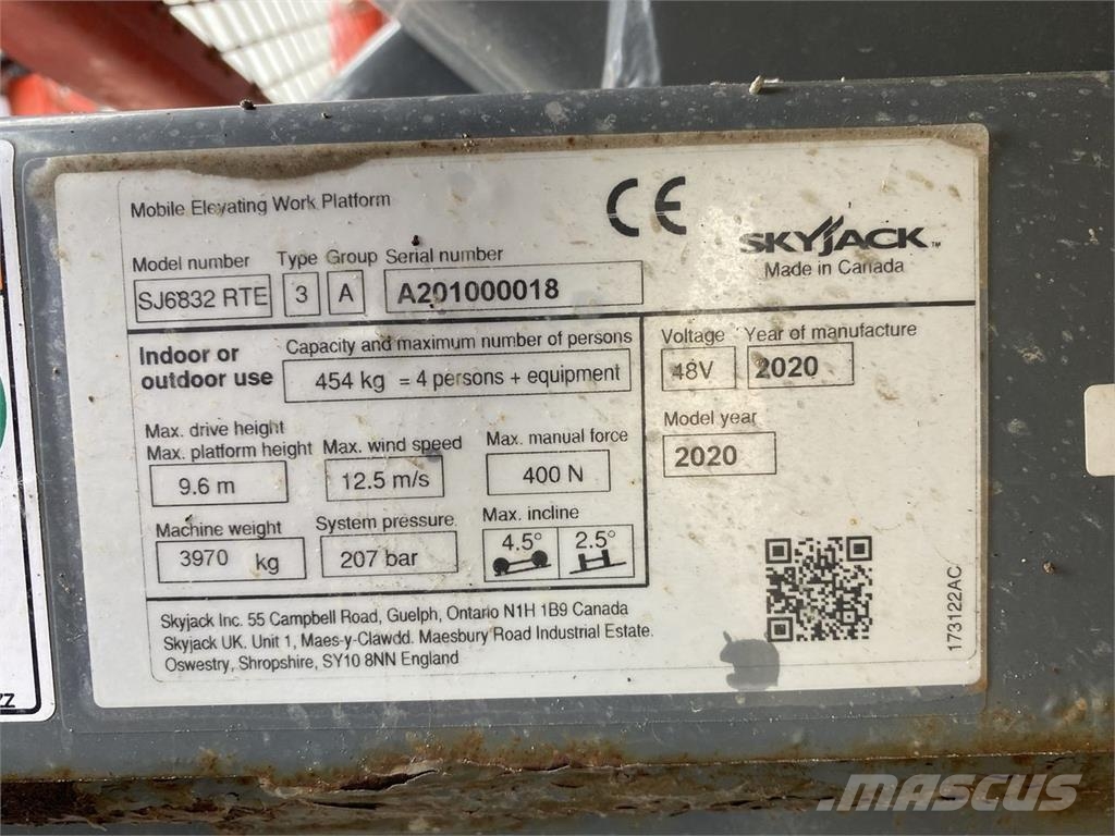 SkyJack SJ6832 RTE رافعات مقصية الشكل