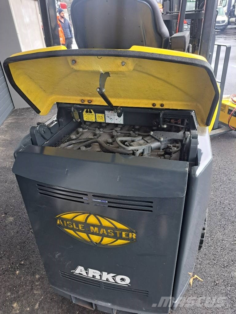 Aisle-Master 20SE Electric forklifts