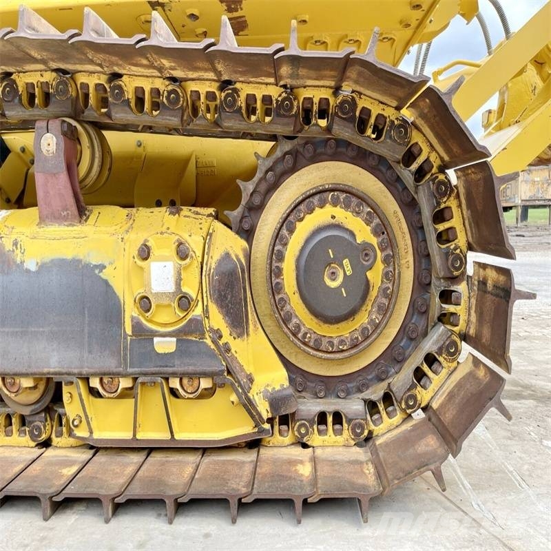 Komatsu D 65 EX-16 Гусеничные бульдозеры