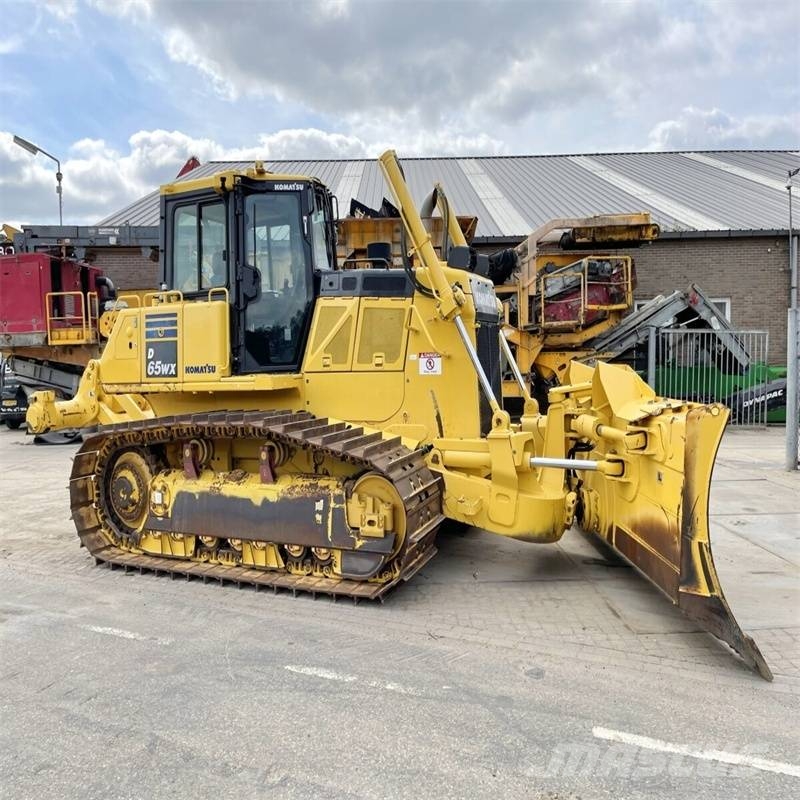 Komatsu D 65 EX-16 Гусеничные бульдозеры