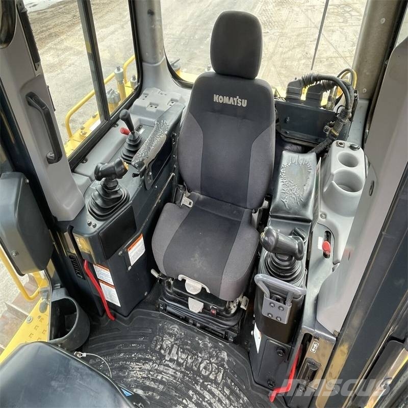 Komatsu D 65 EX-16 Гусеничные бульдозеры