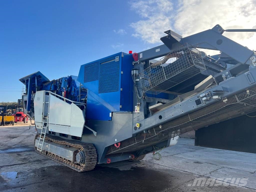 KLEEMANN クラッシャー 建設機械 自走式破砕機｜破砕機関連事業｜日