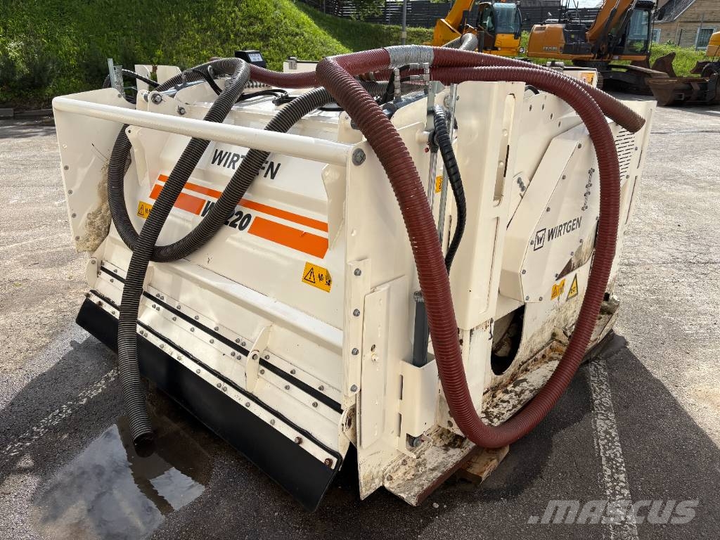 Wirtgen WS 220 & Streumaster SW3 FC Recicladoras de asfalto