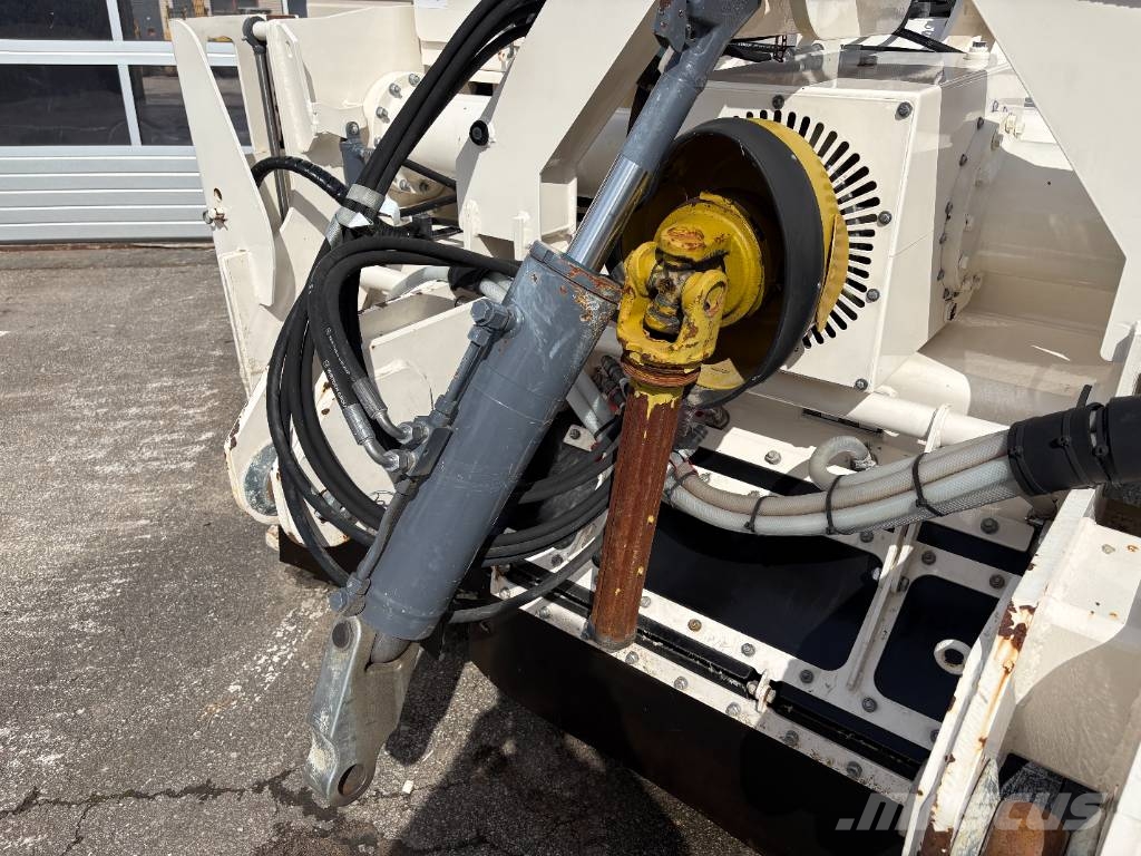 Wirtgen WS 220 & Streumaster SW3 FC Recicladoras de asfalto