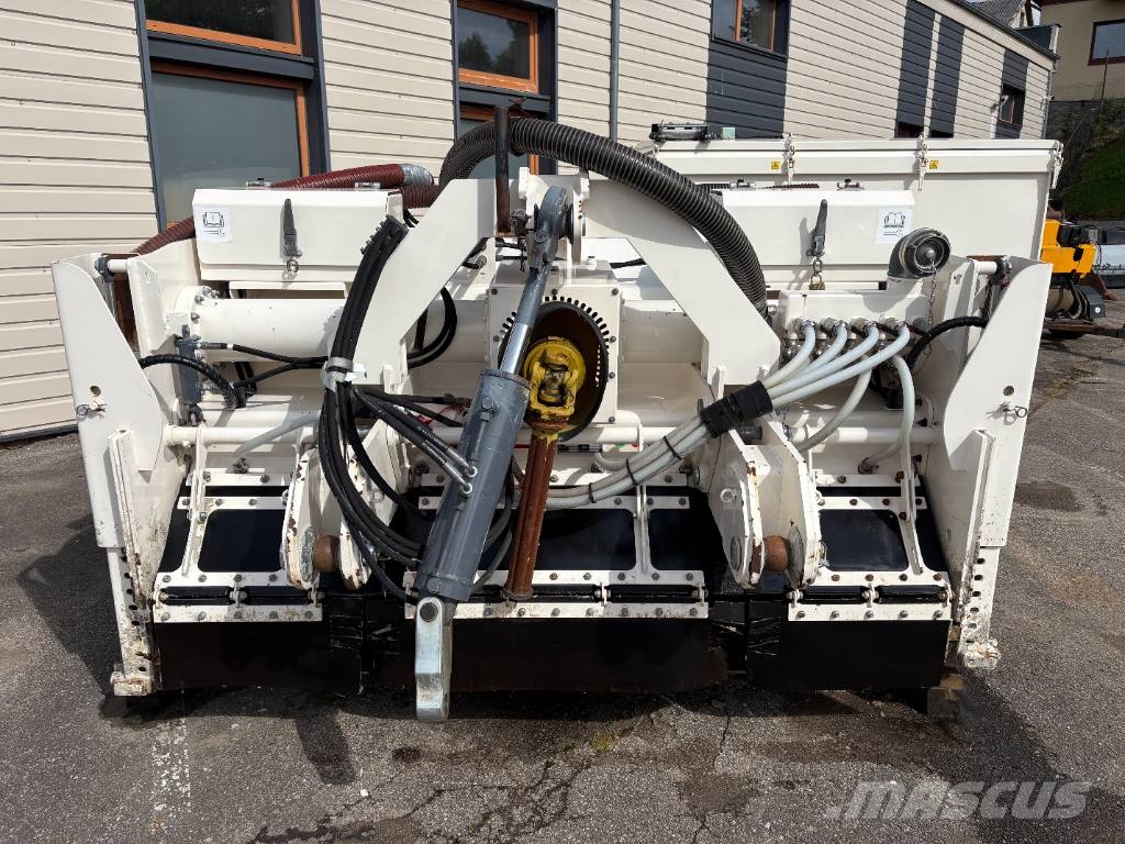 Wirtgen WS 220 & Streumaster SW3 FC Recicladoras de asfalto