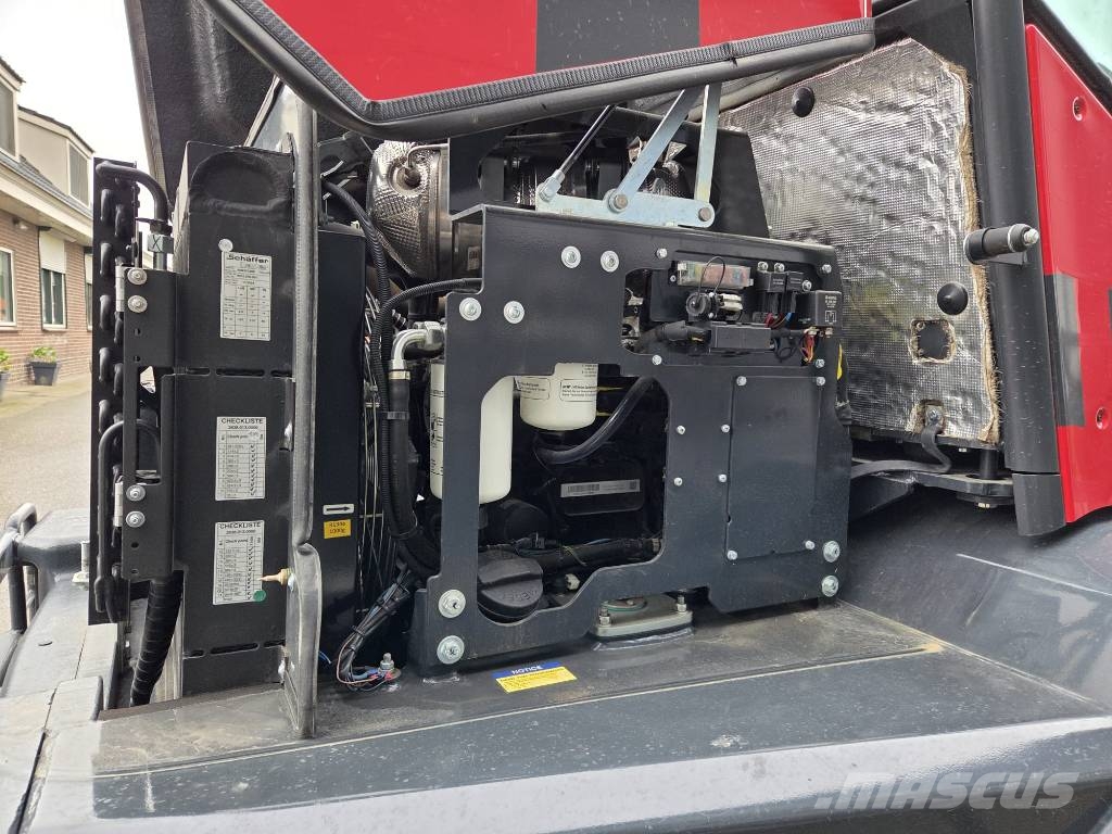 Schäffer T6680 前端裝載機和挖掘機