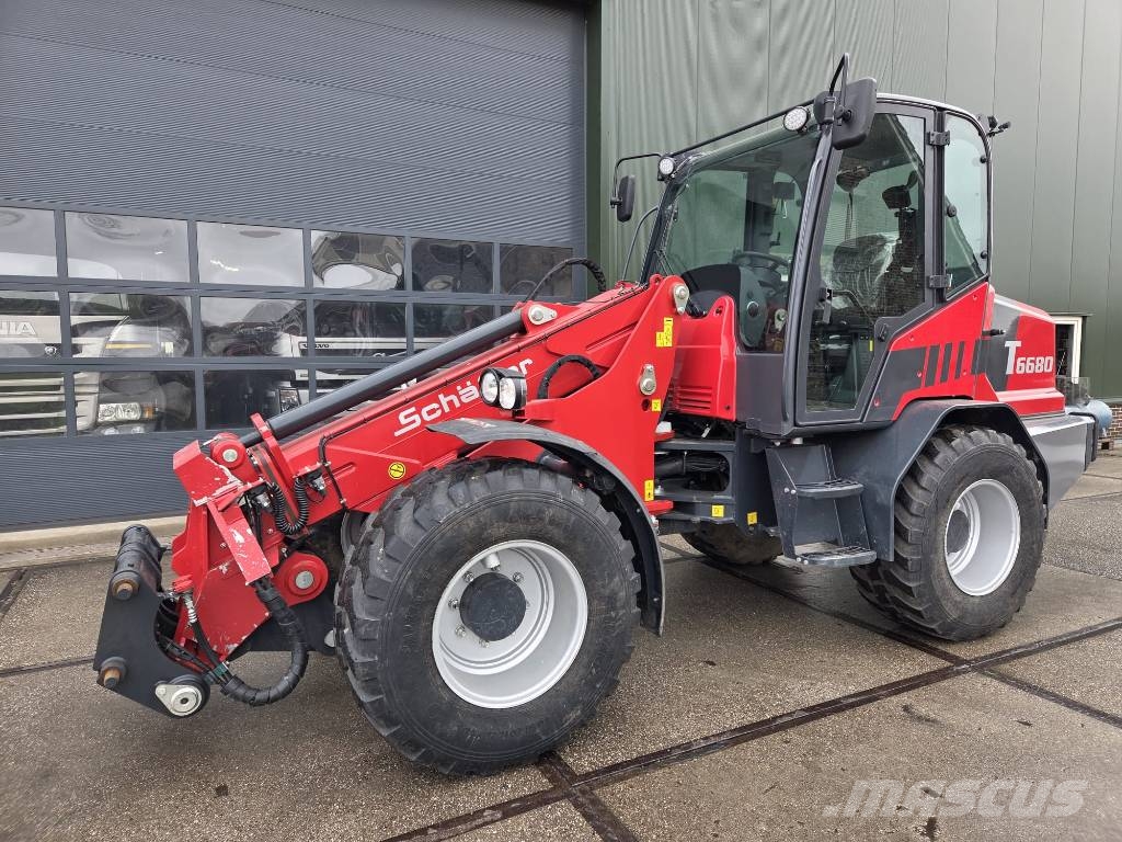 Schäffer T6680 前端裝載機和挖掘機