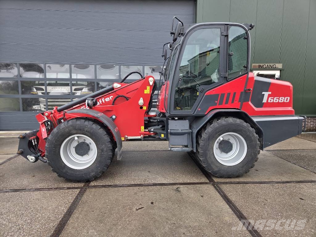 Schäffer T6680 前端裝載機和挖掘機