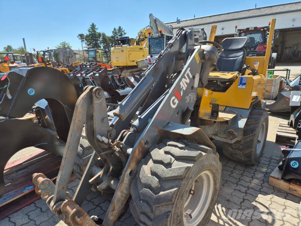 GiANT HML 361 Mini loaders