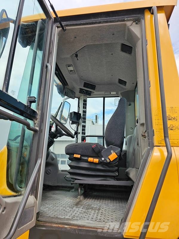 Volvo L120F Pyöräkuormaajat