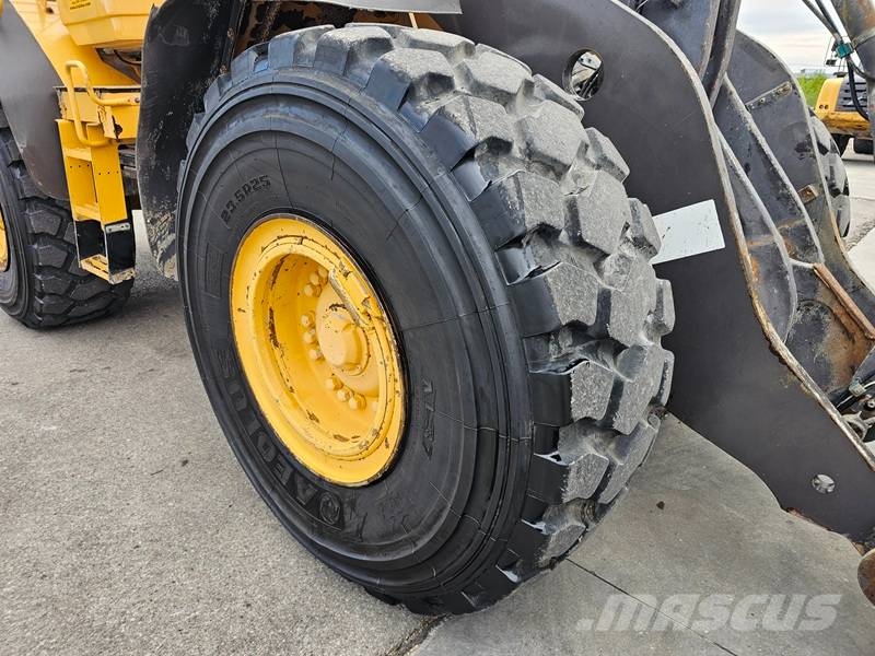 Volvo L120F Pyöräkuormaajat