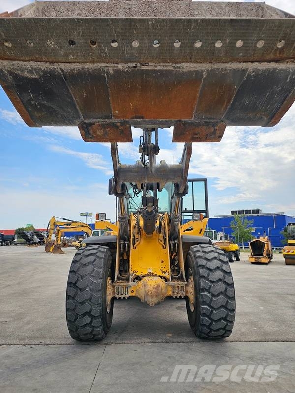 Volvo L120F Pyöräkuormaajat