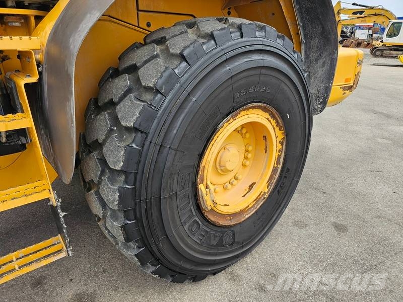 Volvo L120F Pyöräkuormaajat