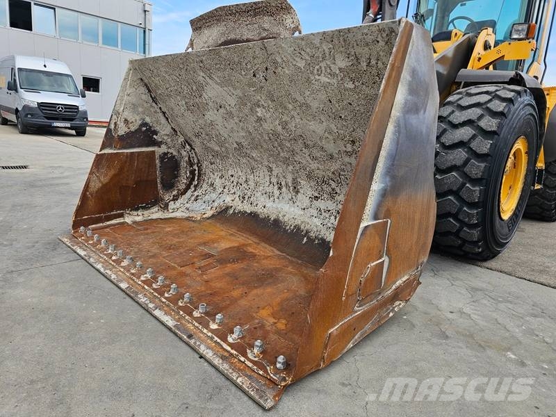 Volvo L120F Pyöräkuormaajat