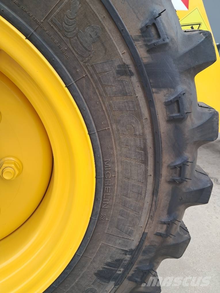 Komatsu WA80M-8E0 Radlader