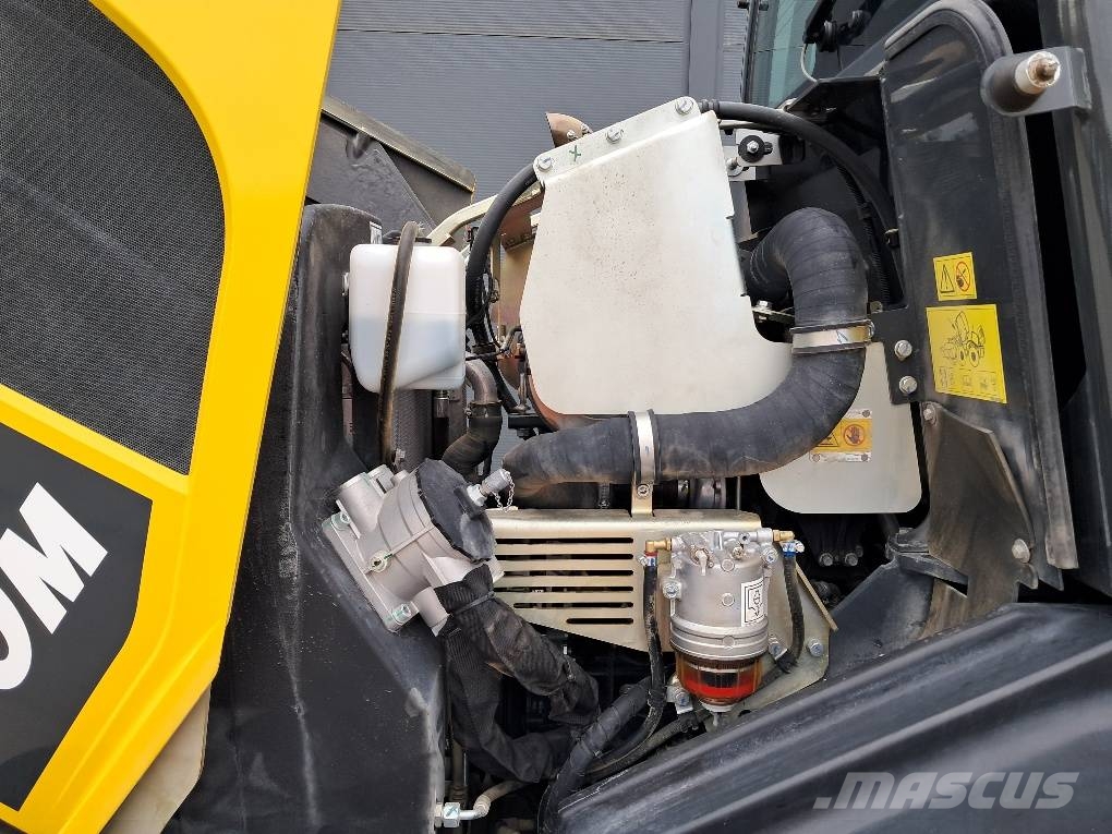 Komatsu WA80M-8E0 Radlader