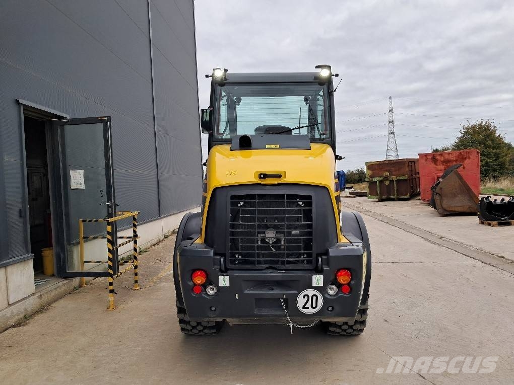 Komatsu WA80M-8E0 Radlader