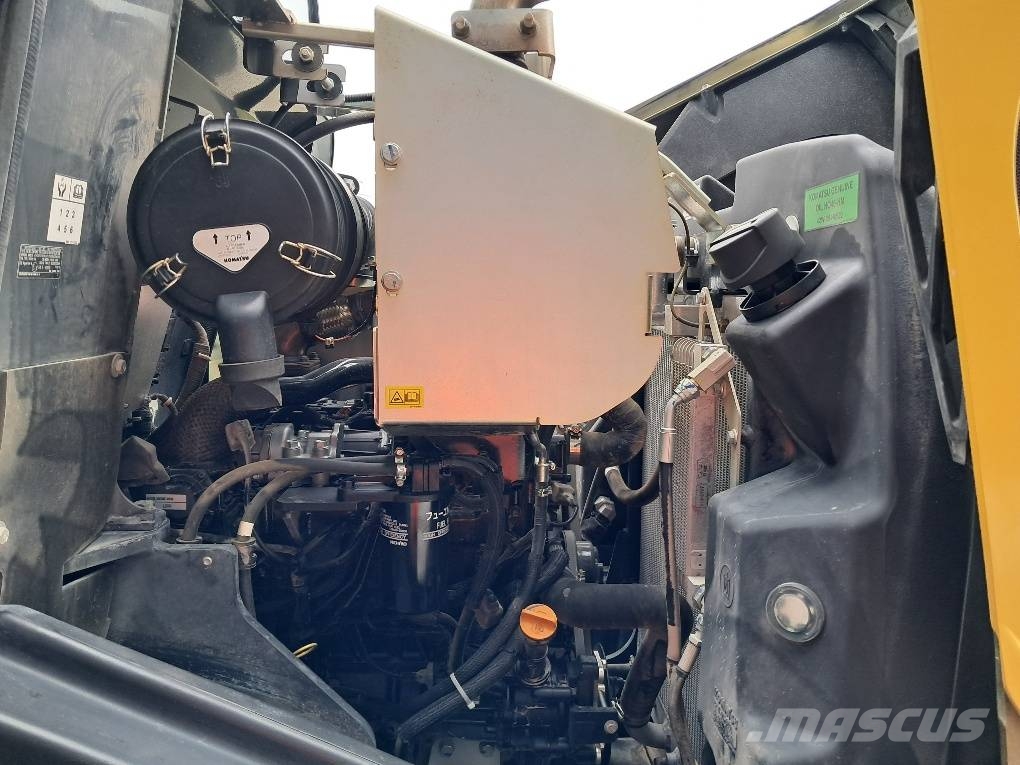 Komatsu WA80M-8E0 Radlader