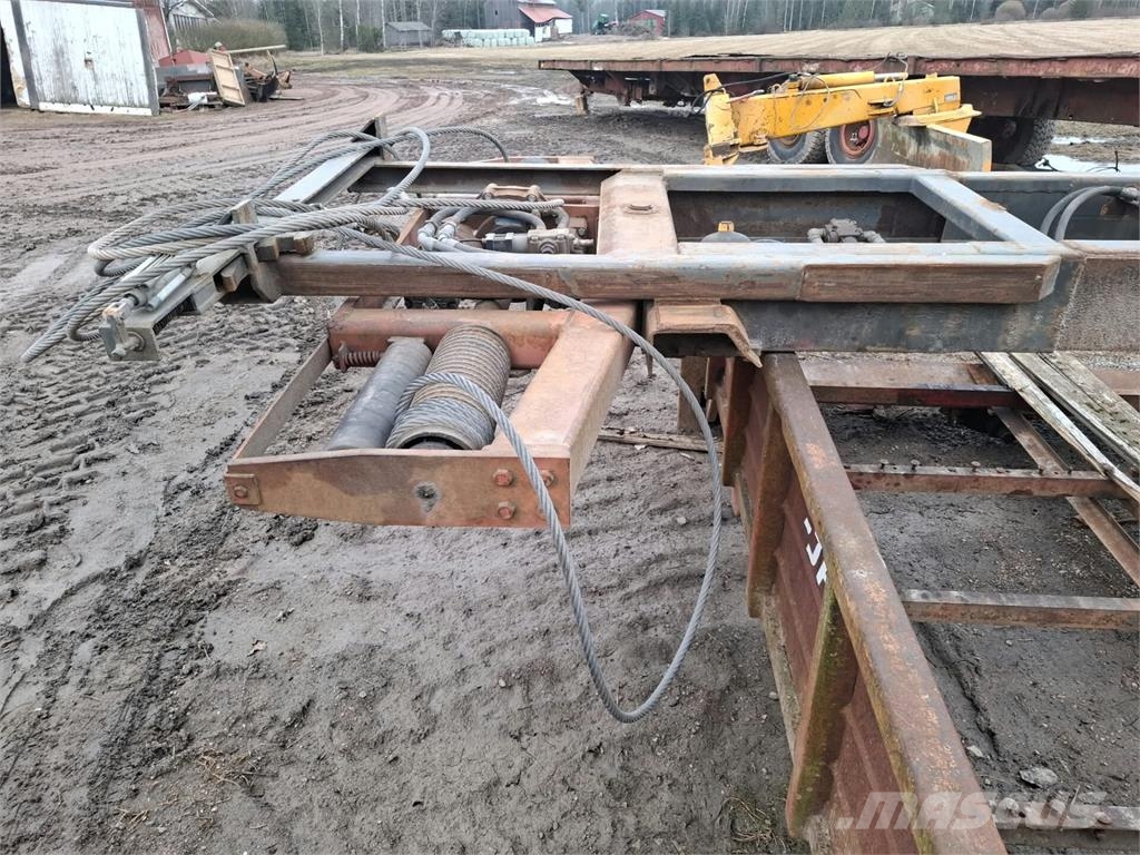 Vaijerivaihtolavalaite MVL20 Peuralan konepaja Platós / Ponyvás pótkocsik