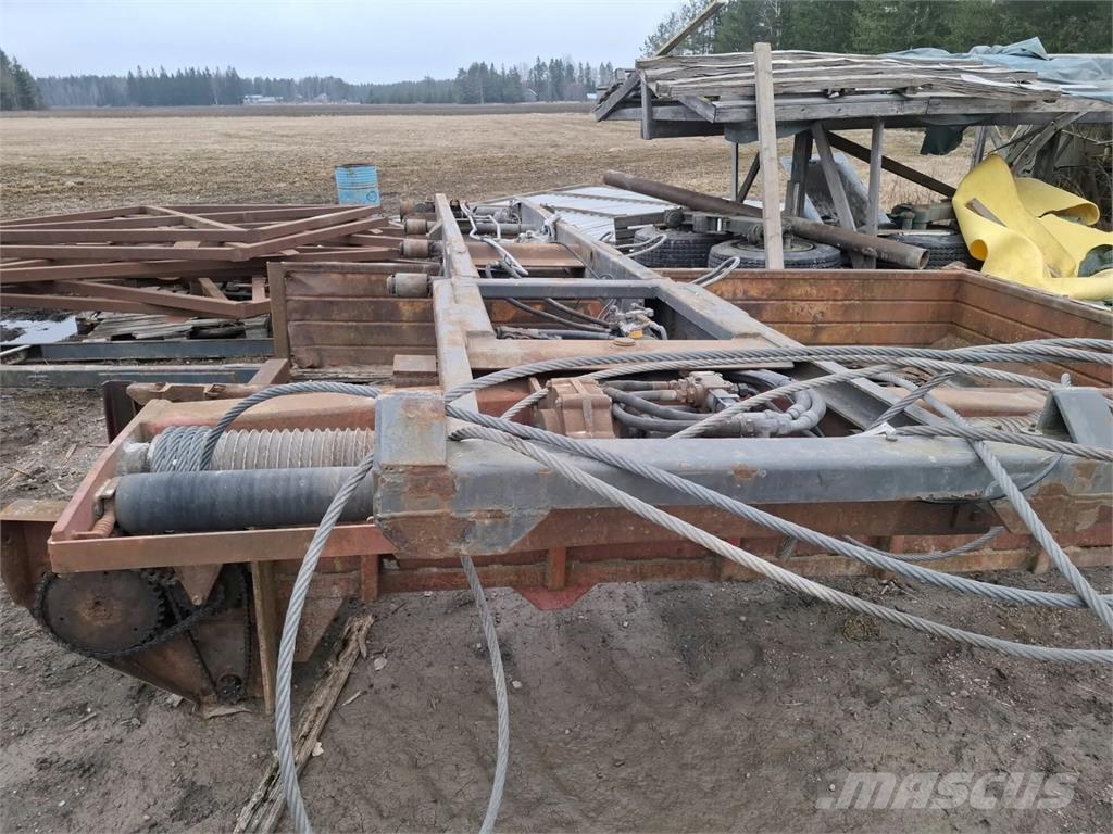Vaijerivaihtolavalaite MVL20 Peuralan konepaja Platós / Ponyvás pótkocsik