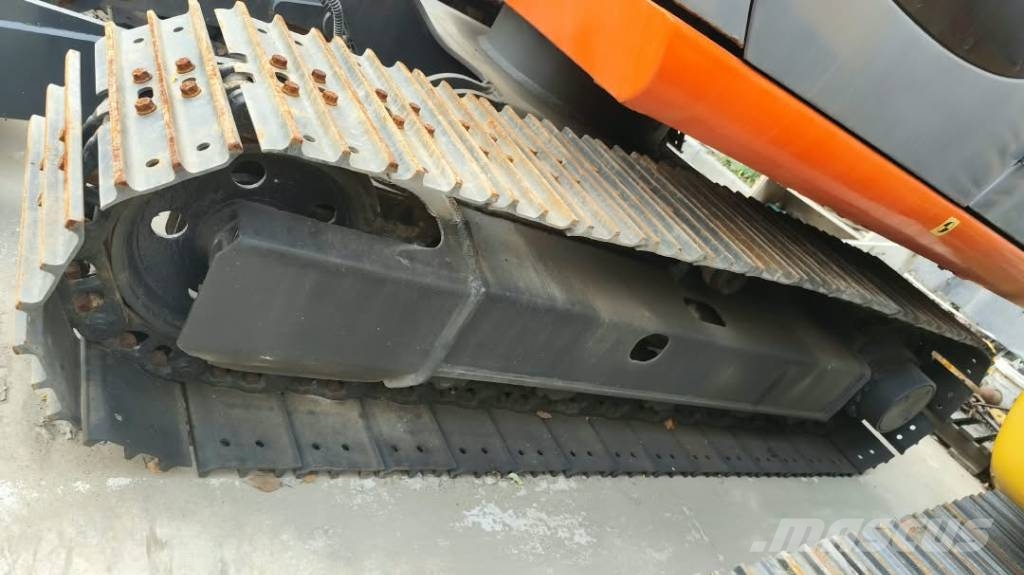 Hitachi EX 60 Гусеничні екскаватори