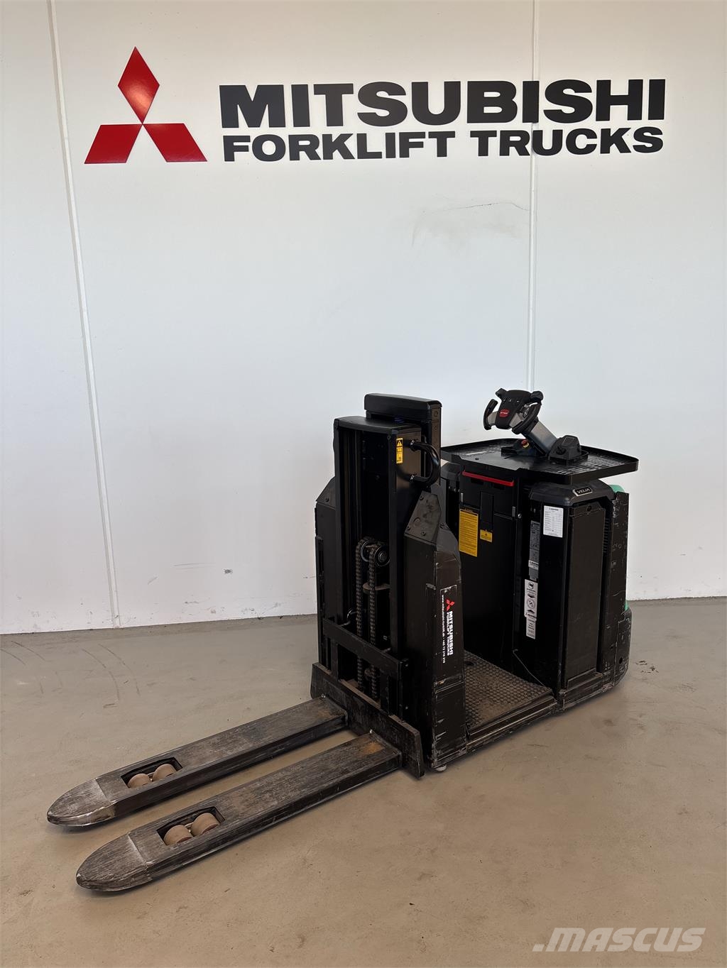 Mitsubishi OPB12N2FP Low lift order picker