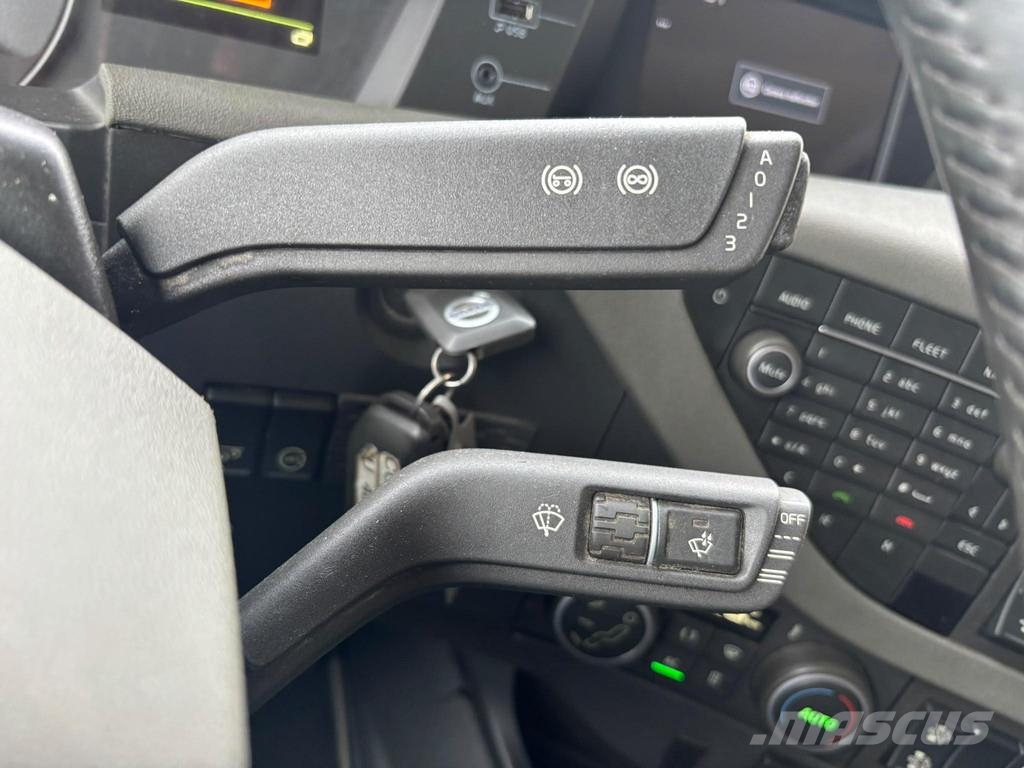 Volvo FH500 6x2*4 EURO6 + RETARDER + CHASSIS L7600mm Smagās mašīnas ar konteineriem