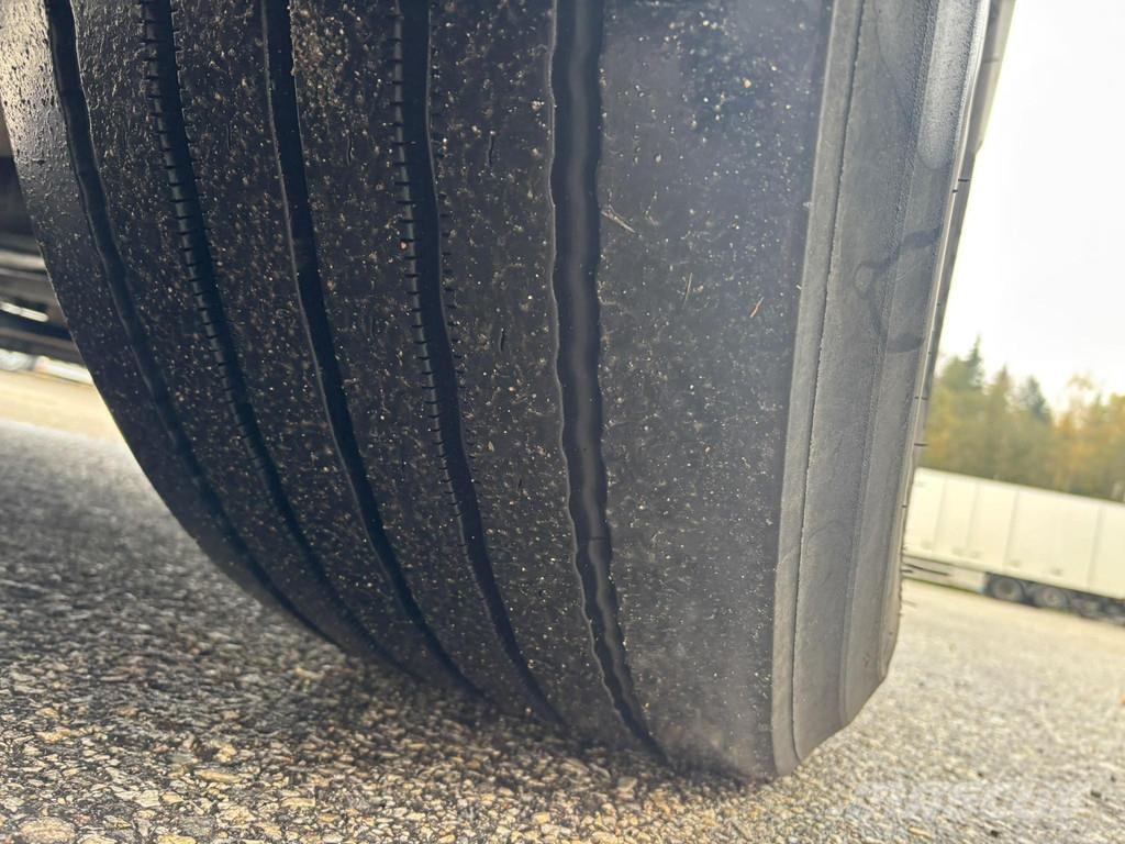 Volvo FH500 6x2*4 EURO6 + RETARDER + CHASSIS L7600mm Smagās mašīnas ar konteineriem