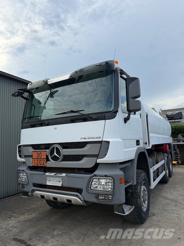 Mercedes-Benz Actros 3341 شاحنات ذات صهاريج