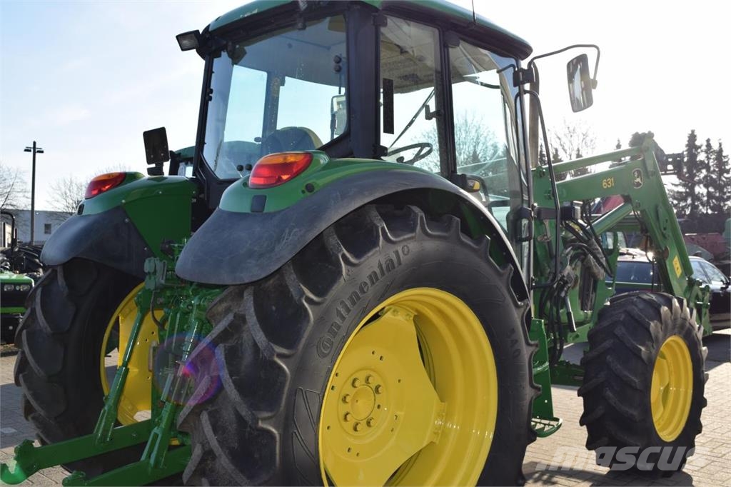John Deere 6220 曳引機