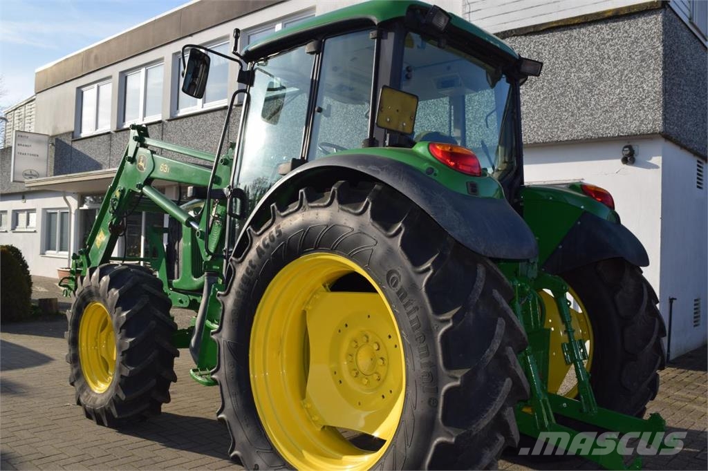 John Deere 6220 曳引機