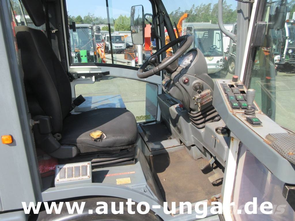Boschung Pony P4 T Allrad 4x4 Kipper Kommunalfahrzeug Euro4 ناقلات الأدوات