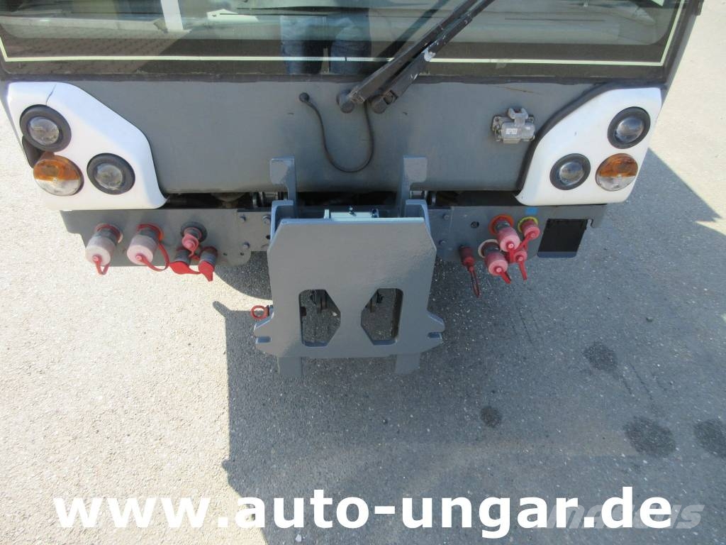 Boschung Pony P4 T Allrad 4x4 Kipper Kommunalfahrzeug Euro4 ناقلات الأدوات