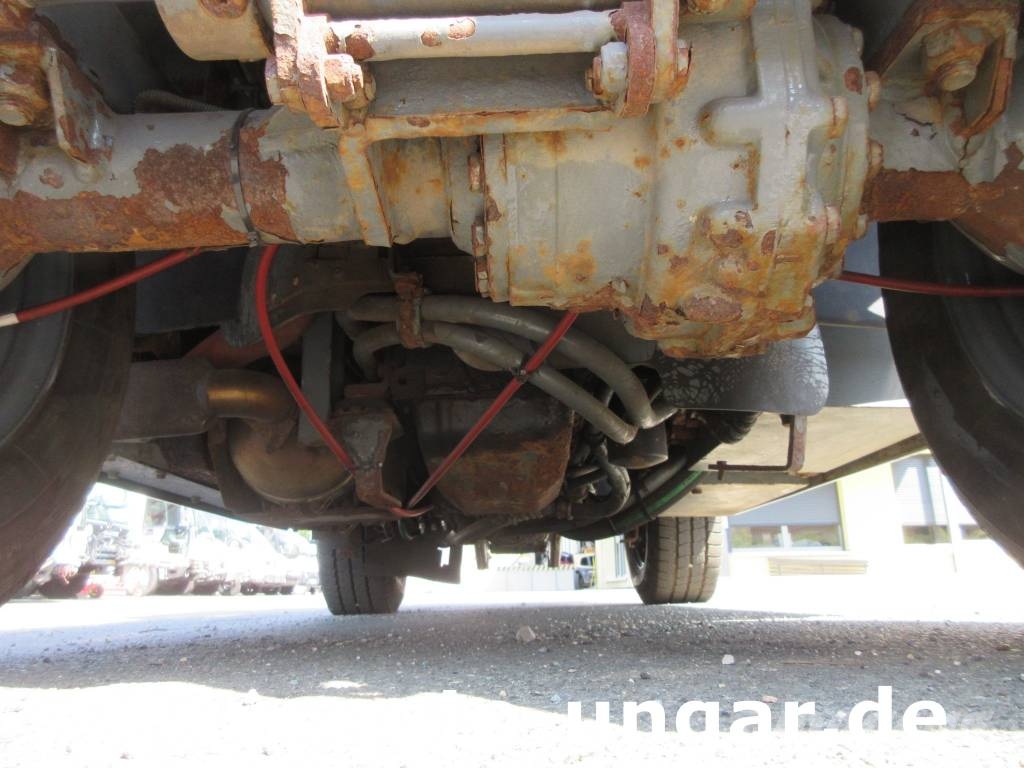 Boschung Pony P4 T Allrad 4x4 Kipper Kommunalfahrzeug Euro4 ناقلات الأدوات