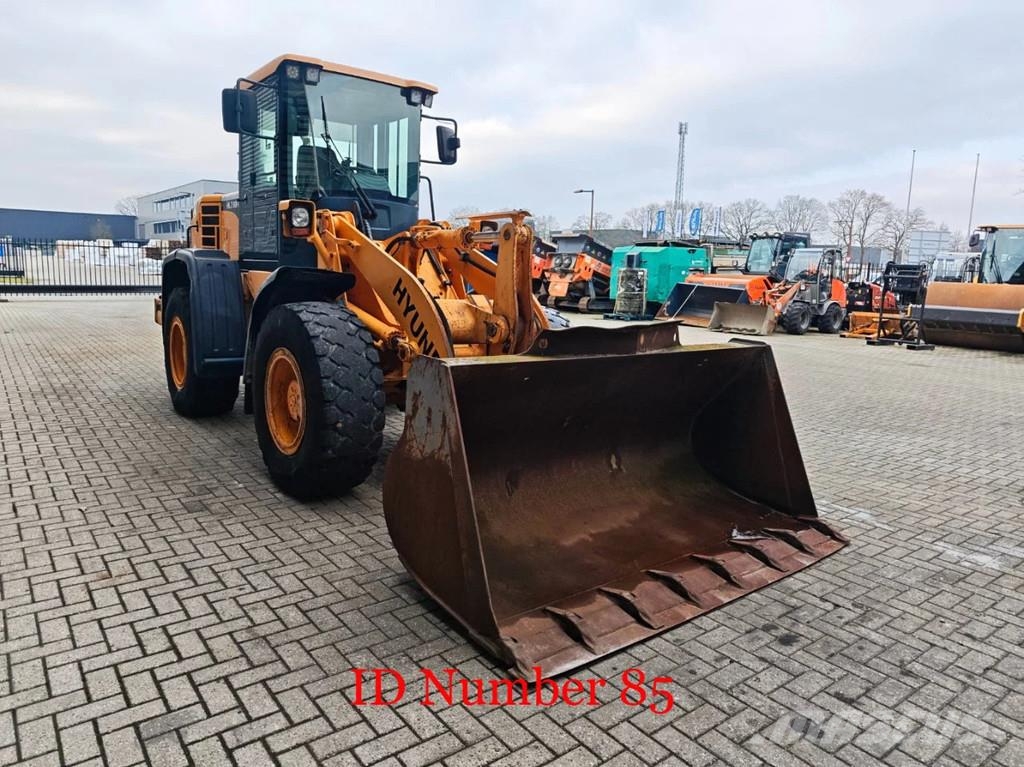 Hyundai HL730-9A Фронтальні навантажувачі