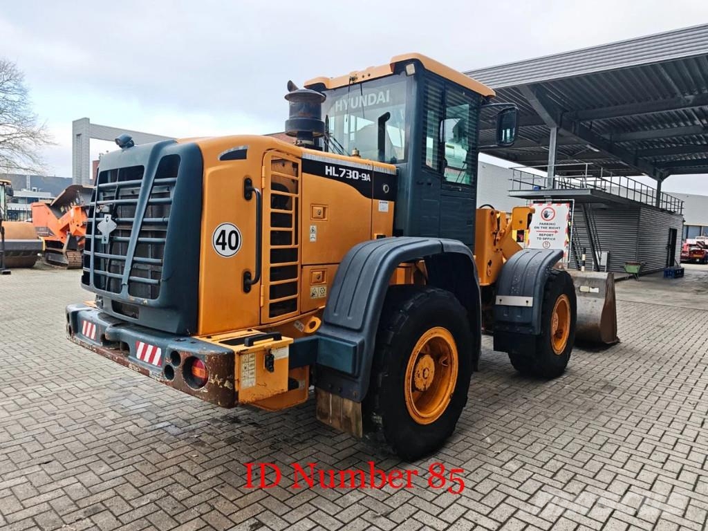 Hyundai HL730-9A Фронтальні навантажувачі