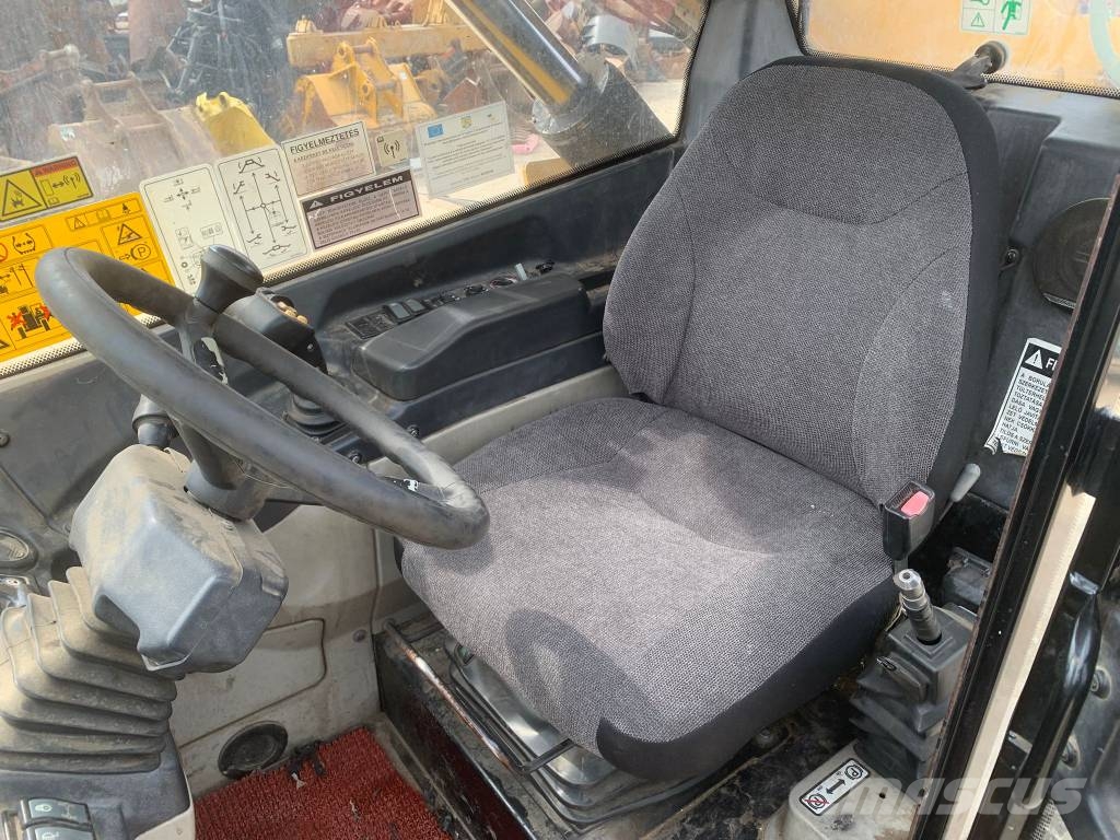 CAT TH417C Συστήματα τηλεχειρισμού για τη γεωργία