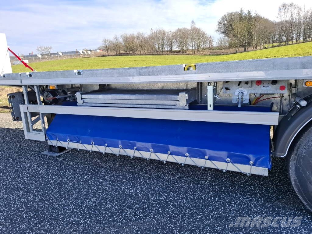 AMT UL400 4 akslet åben trailer med 7 m udtræk Pritschenanhänger
