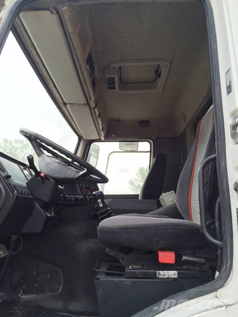Volvo FL 10 320 Camiones de concreto